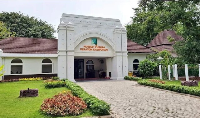 10 Tempat Wisata Terpopuler di Cirebon yang Wajib Dikunjungi