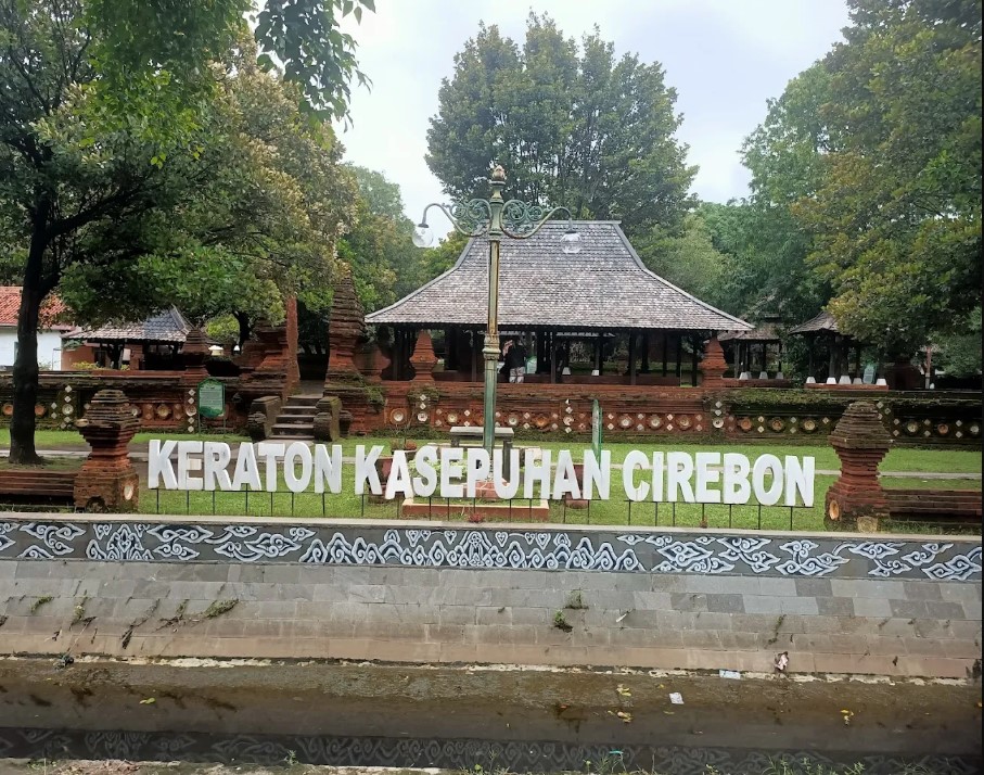 Keraton Kasepuhan Cirebon Menjelajah Warisan Sejarah